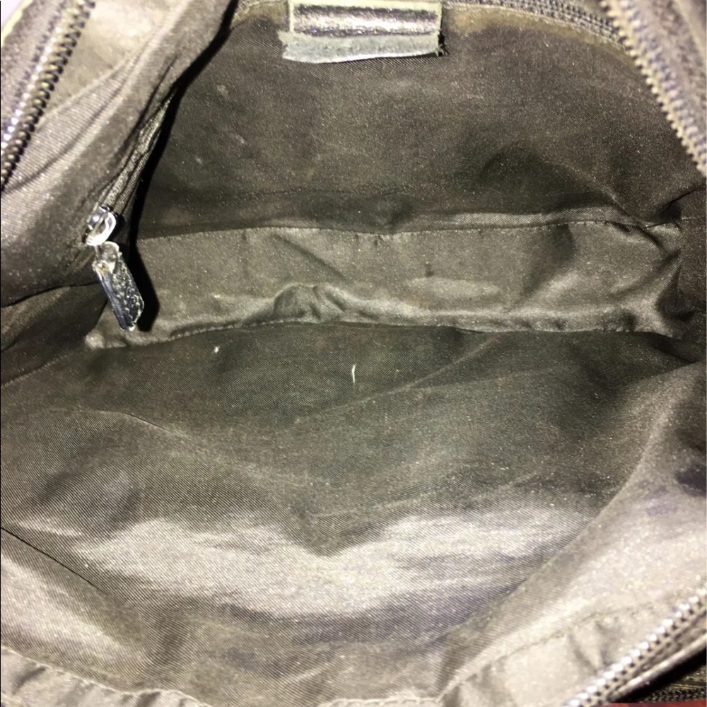 Authentic Gucci GG Canvas Shoulder Bag - Picture 8 of 13